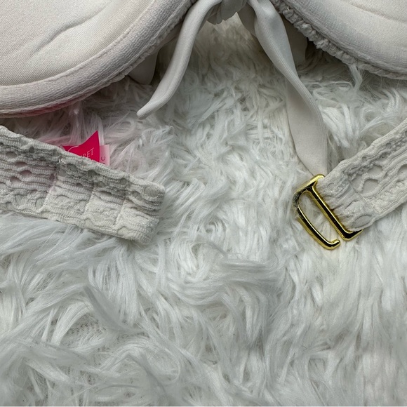 Victoria’s Secret • White bombshell bikini top • 34C - Picture 6 of 8